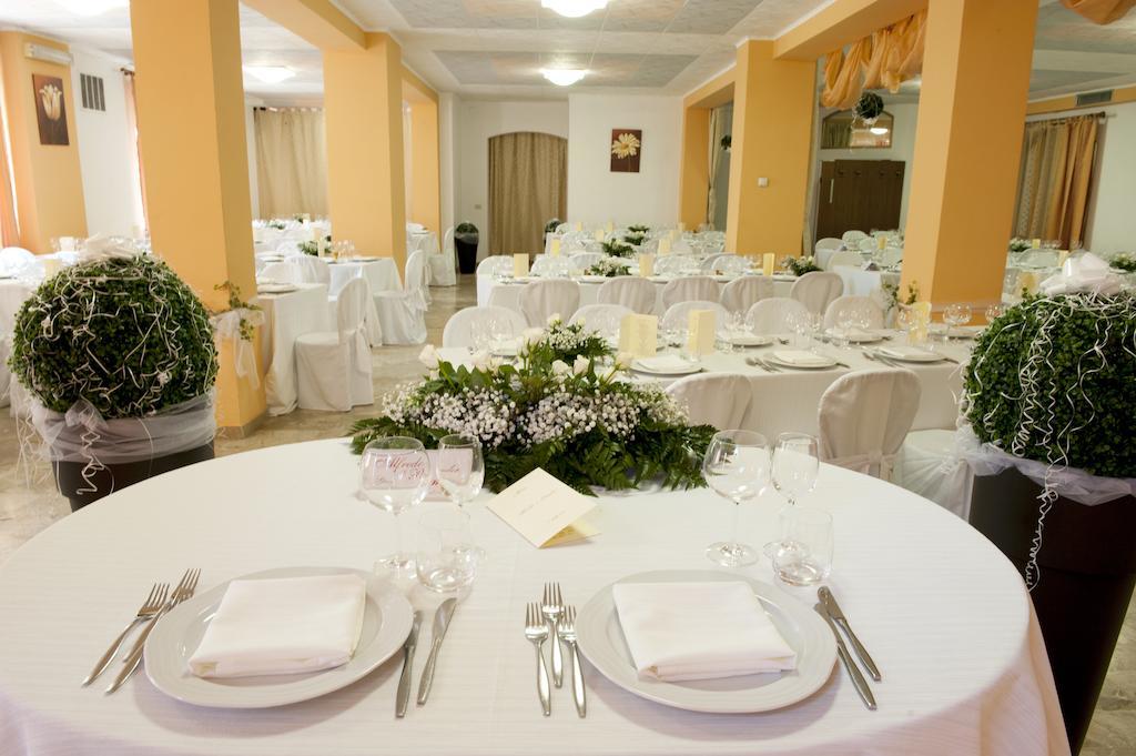 Hotel Ristorante Il Pino К'юзі Екстер'єр фото